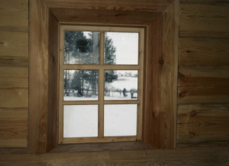 окно с деревянными рамами