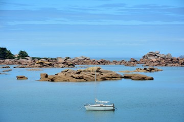 Naklejka premium La côte de granit rose en Bretagne à Ploumanach Tourony