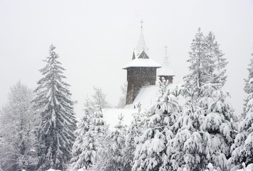 Kościół w Kościelisku zimą © emar