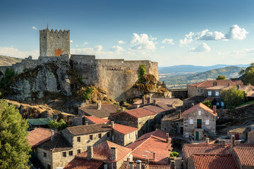 View of the historic village of Sortelha and its castle, in Portugal. - Vista da aldeia histórica...