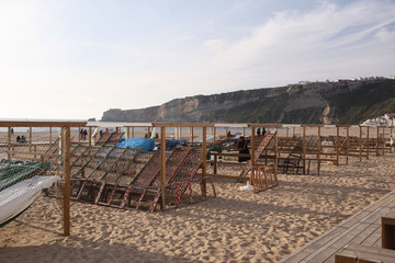 Portugal, séchage des poissons sur la plage de Nazaré