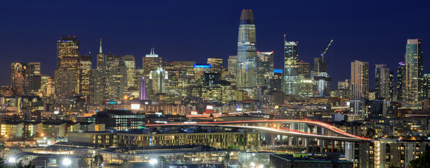 Fototapeta na wymiar Highways to San Francisco. San Francisco Financial District Panorama as seen from Potrero Hill.