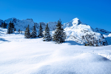 Fototapeta na wymiar Alpspitze Ostflanke