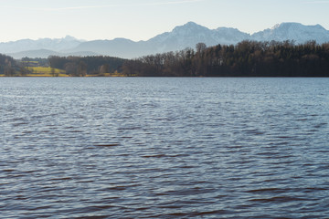 Der Abtsdorfer im Berchtesgadener Land an einem klaren Morgen im Winter
