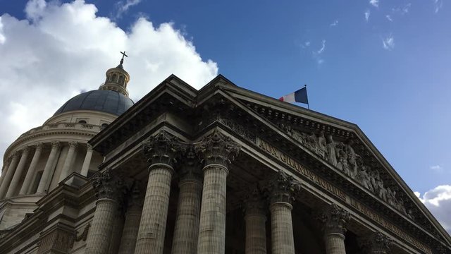 Phanteon Parigi con bandiera francese