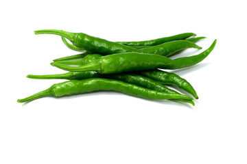 白背景の青唐辛子　コピースペースあり Green chili peppers (chile verde) on white background with copy space	