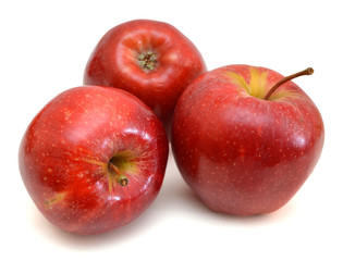 Fototapeta na wymiar Ripe red apple. Isolated on a white background.
