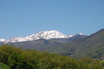 Obraz premium monte Cimone a primavera