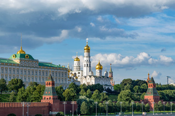 Fototapeta na wymiar Moscow Kremlin landscape with Grand Kremlin Palace and Cathedral of the Annunciation, Moscow on the bank of Moskva river