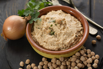 Hummus, everyday meals in Israel made from chickpeas and ingredients that, following Jewish dietary laws Kashrut, can be combined with meat and dairy meals