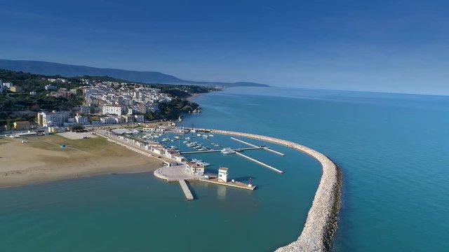 16643_The_view_of_the_long_sandbar_in_Rodi_Italy.mov