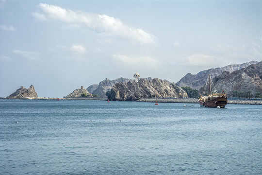 al riyam park mit leuchtturm in Muscat