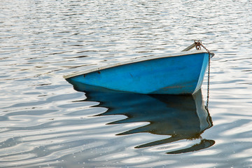 Naklejka premium Boat going down