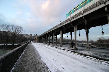 Paris - Métro aérien - Pont de Bir Hakeim