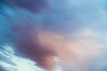 Fototapeta na wymiar Beautiful clouds in the sky at sunset