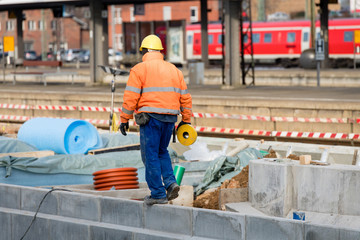 Gleisbauarbeiten in einem Bahnhof