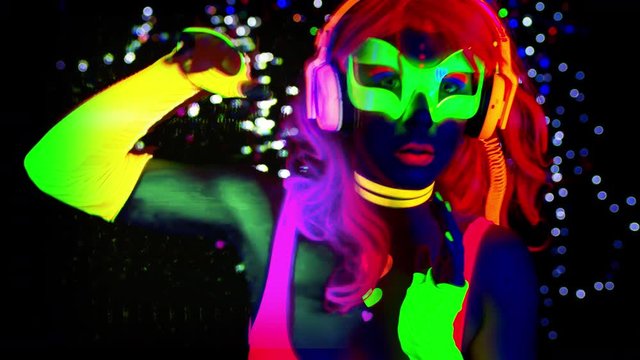 glow disco woman uv raver