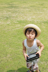 虫取り　夏　子ども