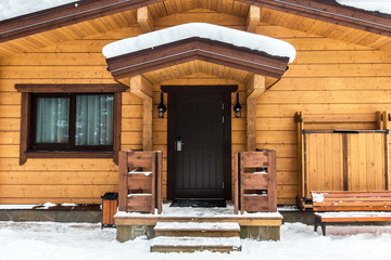 Obraz na płótnie Canvas Modern wooden house in winter