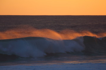 vague coucher de soleil