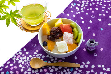 フルーツあんみつと日本茶