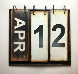 April 12 calendar 