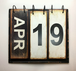 April 19 calendar 