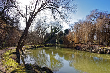 walk along Stort river
