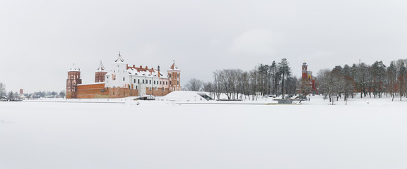 Fototapeta premium The winter panorama of the Mir Castle Complex, Belarus