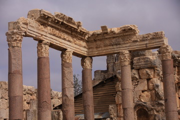 Fototapeta premium colonnes du temple de Jupiter à Baalbek