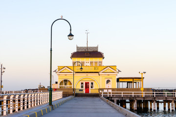 Fototapeta premium St Kilda Pier o wschodzie słońca w Melbourne