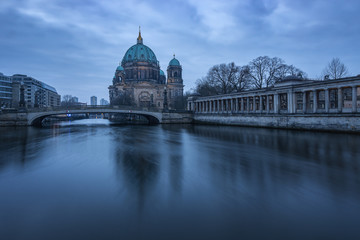 Berliner Dom am Morgen