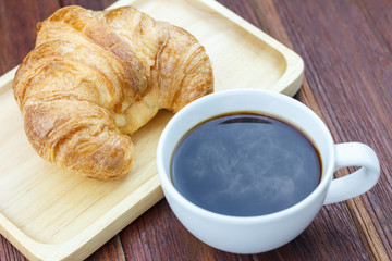 Breakfast is a major meal.a refreshing, hot drinks and delicious bakery help stimulate the body throughout the day.