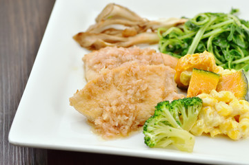 チキンソテー生姜ソース