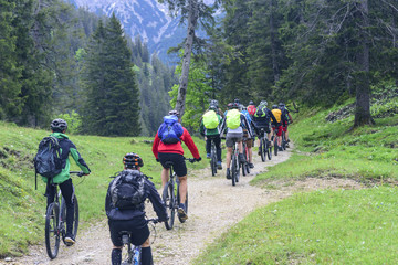unterwegs mit einer MTB-Gruppe