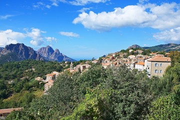 Fototapeta na wymiar Corsica-view on the village Evisa