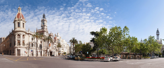 Fototapeta na wymiar Town square (Plaza del Ayuntamiento) in Valencia, Spain