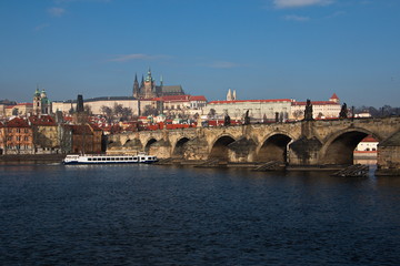Fototapeta na wymiar View of the Prague Castle and Charles Bridge 