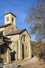 Fototapeta na wymiar Abbaye Notre-Dame de Boscodon du XIIe siècle d'architecture romane, l'église, Crots, Hautes-Alpes 