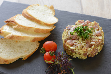 鰹のタルタル　鰹　鰹料理