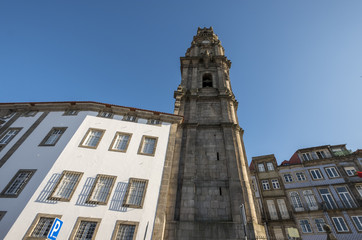 Fototapeta na wymiar Torre dos Clerigos church in Porto
