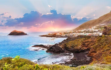 Stickers meubles Île Beau coucher de soleil sur le village de Garachico, bord de mer en vacances d& 39 été sur l& 39 île de Ténérife, Espagne