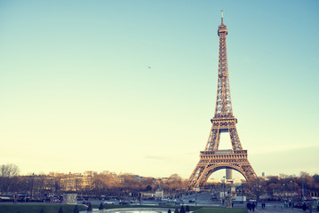 Fototapeta na wymiar Landscape of the Eiffel Tower of Paris in a sunset