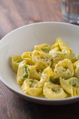 Tortellini with pepper and oil
