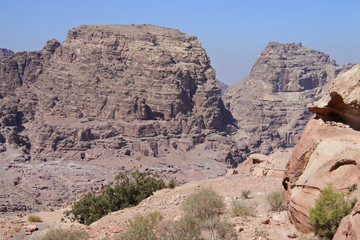 Fototapeta premium Blick vom hohen Opferplatz in Petra in Richtung Norden