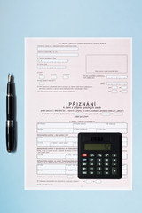 Formularz podatkowy w Czechach / daňový formulář v České republice - obrazy, fototapety, plakaty