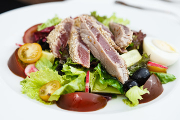 Tuna salad with tomatoes