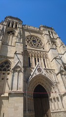 Fototapeta na wymiar cathédrale église architecture relief france