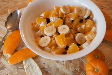 exotischer winterlicher obstsalat