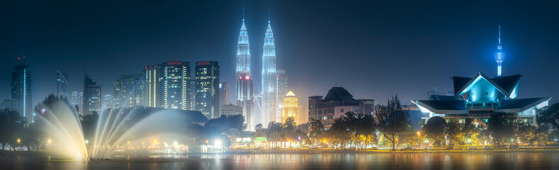 Night scenery view of Kuala Lumpur skyline - obrazy, fototapety, plakaty